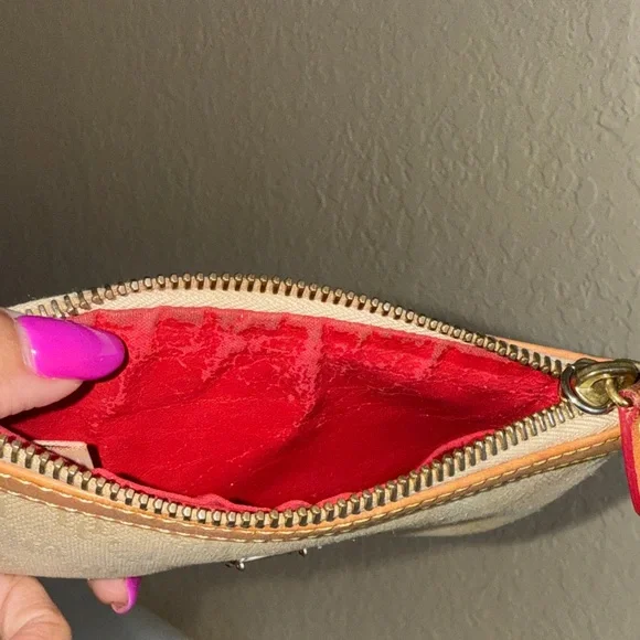 Dooney & Bourke Signature Pouch Vintage - Picture 4 of 5